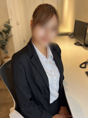 葉月えれな