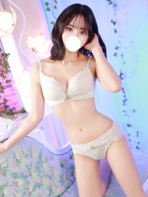 白月れいか【清純派大学生】