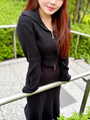 黒咲えれな