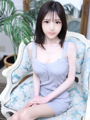 新人・琉鈴(ルリ)