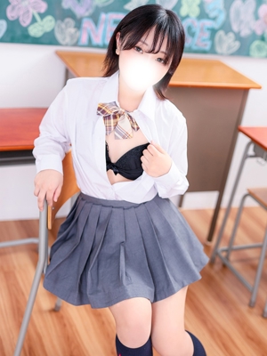 つきな