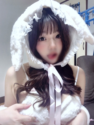 さきな【激エロ美女とE乳最高】
