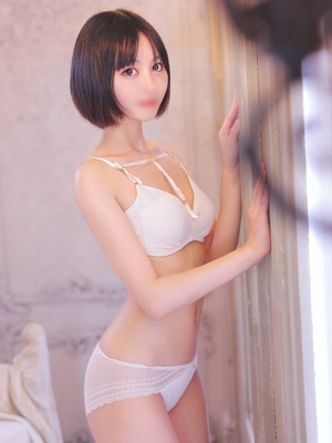 しろな【色白スレンダー美女】