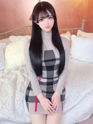 りい【色白Hカップの衝撃】