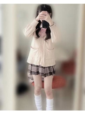 うに【アイドル級ロリ美少女】