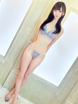 もゆ【黒髪清純派美少女】