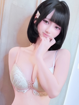 すず【モモを彷彿】