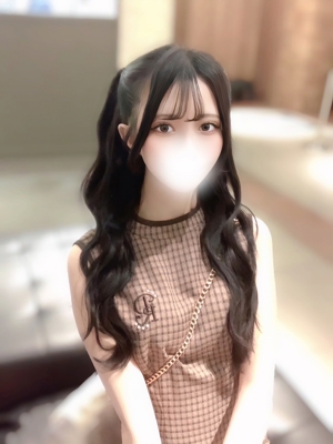 野々せりな