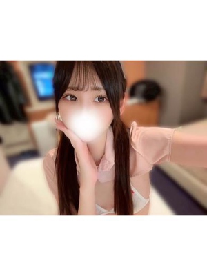 雫りりな