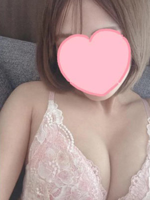 馬越まりえ