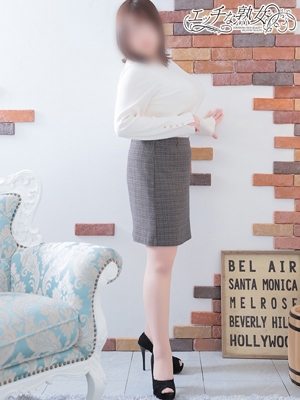 新人 真希(まき)