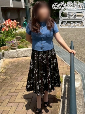 新人 芽衣(めい)