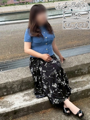 新人 芽衣(めい)