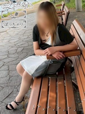 新人 莉々(りり)