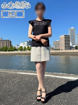 新人 由梨(ゆり)