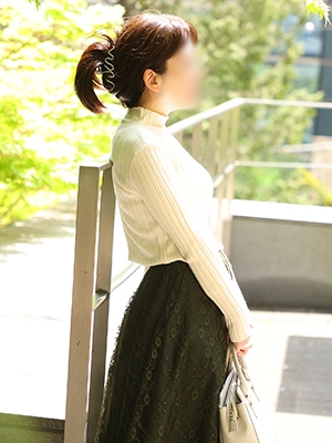 栞里