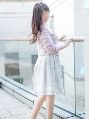 由奈